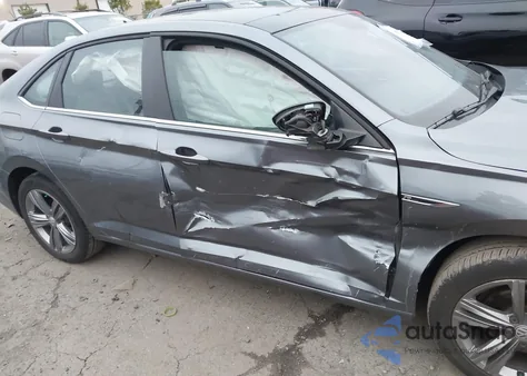 2019 Volkswagen Jetta 1.4T R-Line/1.4T S/1.4T Se z USA, uszkodzony, nr VIN 3VWCB7BUXKM243358